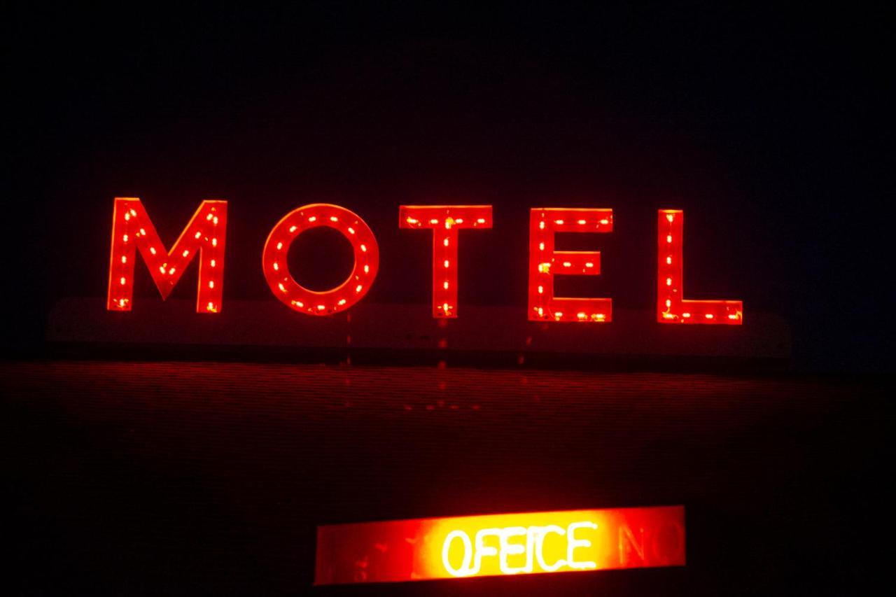 Artos Motel Harvey エクステリア 写真