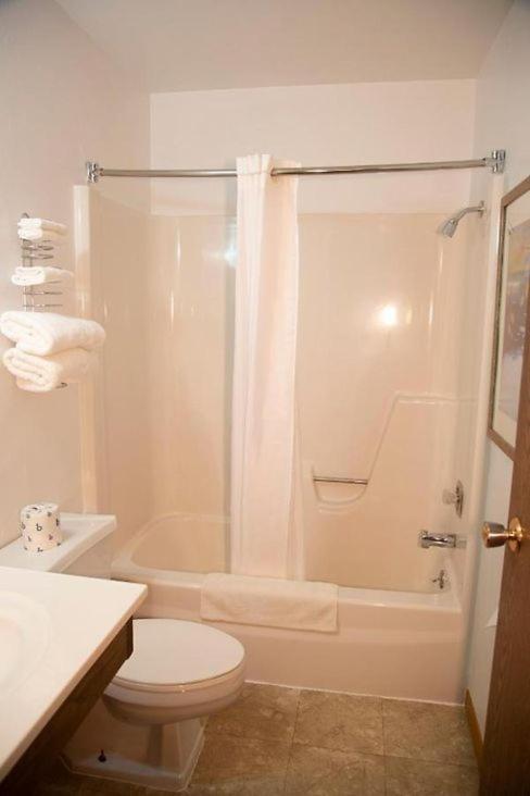 Artos Motel Harvey エクステリア 写真